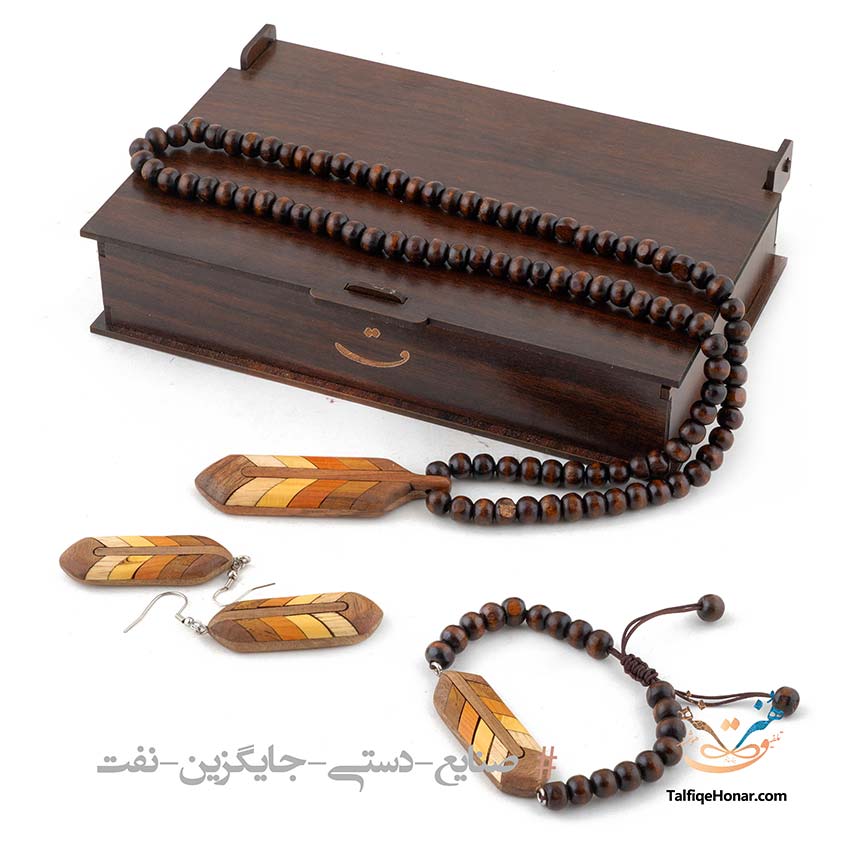 All-wood necklace flight set